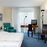 Radisson Hotel, Fuerst Leopold 4*