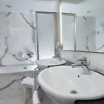 Radisson Hotel, Fuerst Leopold 4*