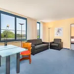 Radisson Hotel, Fuerst Leopold 4*