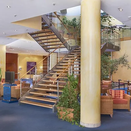 מלון Radisson Blu Fuerst Leopold