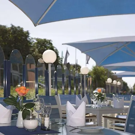 מלון Radisson Blu Fuerst Leopold 4*