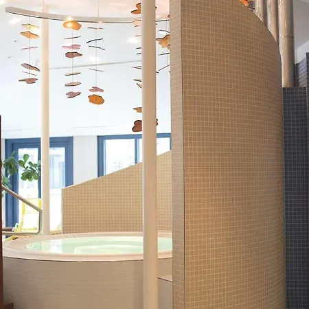 Radisson Hotel, Fuerst Leopold
