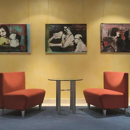 מלון Radisson Blu Fuerst Leopold 4*