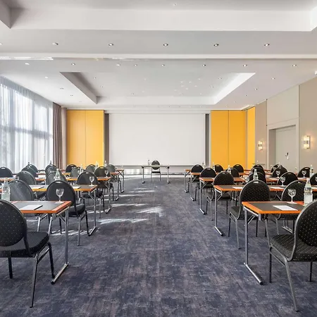 Radisson Hotel, Fuerst Leopold 4*