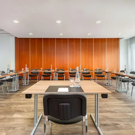 מלון Radisson Blu Fuerst Leopold