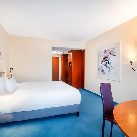 Radisson Hotel, Fuerst Leopold 4* デッサウ