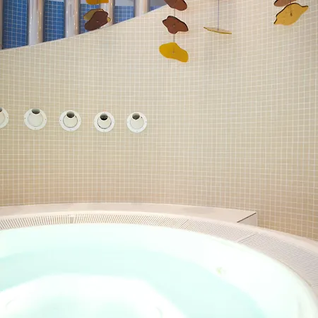 Radisson Hotel, Fuerst Leopold