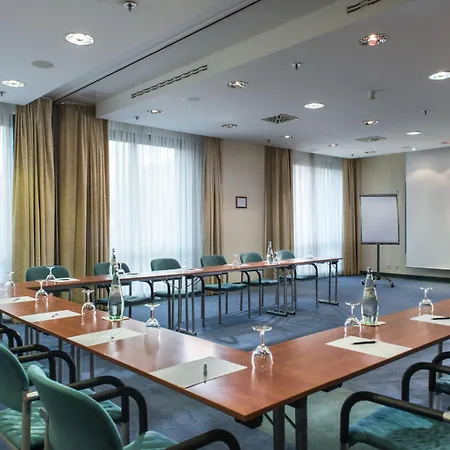 فندق Radisson Hotel, Fuerst Leopold 4*