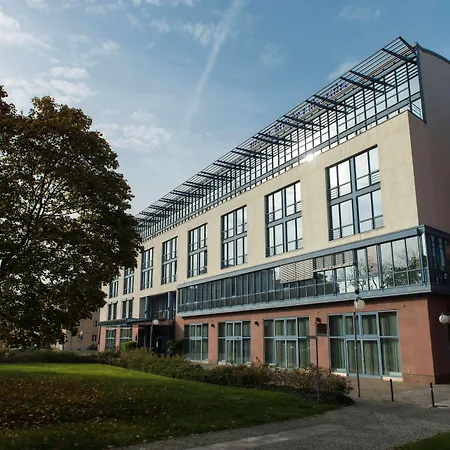 Radisson Hotel, Fuerst Leopold 4*