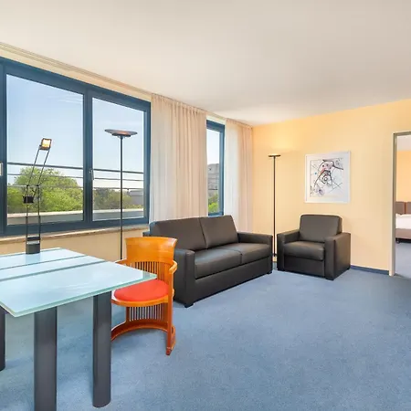 Radisson Hotel, Fuerst Leopold 4*