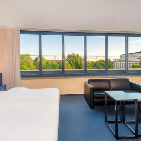 Radisson Hotel, Fuerst Leopold 4* デッサウ