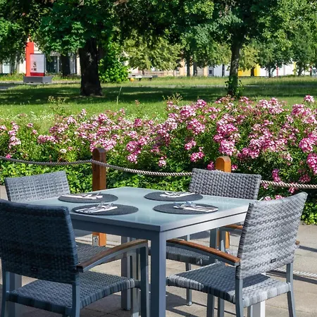 Radisson Hotel, Fuerst Leopold 4*
