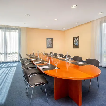 فندق Radisson Hotel, Fuerst Leopold