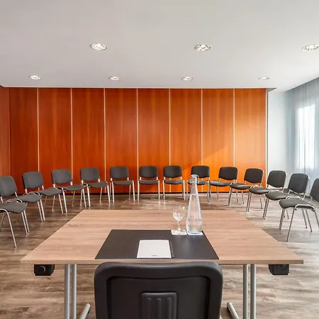Radisson Hotel, Fuerst Leopold
