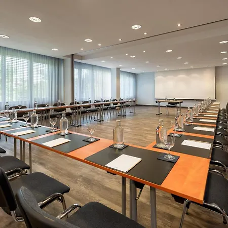 Radisson Hotel, Fuerst Leopold فندق