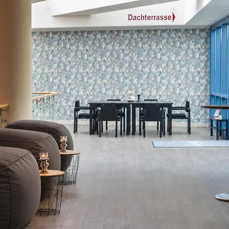 Radisson Hotel, Fuerst Leopold 4*