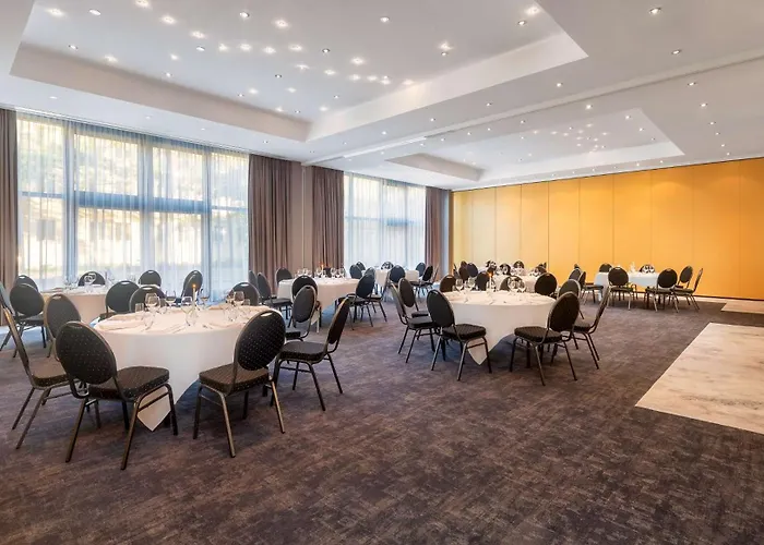 ホテル Radisson Hotel, Fuerst Leopold 4*