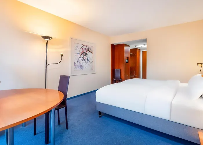 Radisson Hotel, Fuerst Leopold 4*